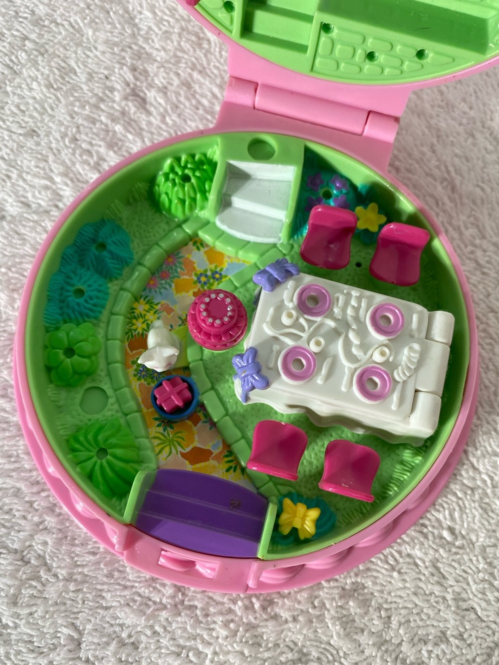 Vintage 1994 Polly Pocket Birthday Surprise Cake Compact ONLY Great Logo Hinge - Picture 11 of 16